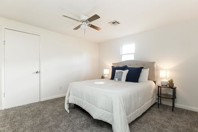 239 W 83rd St S, Haysville, KS 67060