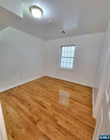 12 Bergen Avenue 1, Jersey City, NJ 07305