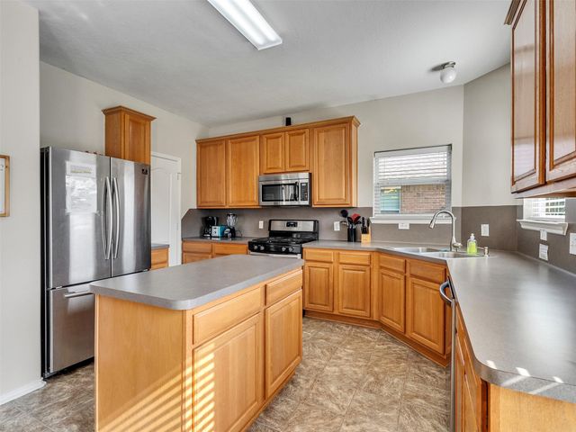 6108 Hubbell Drive, Pearland, TX 77584