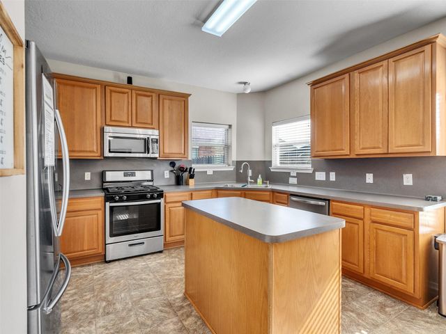 6108 Hubbell Drive, Pearland, TX 77584