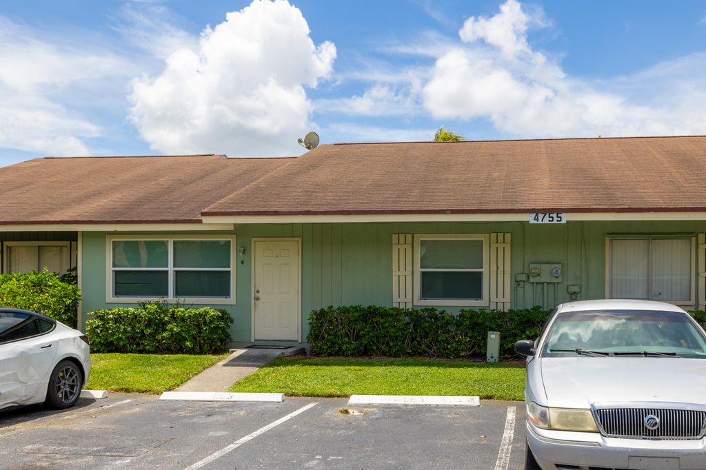 4755 ORLEANS Court B, West Palm Beach, FL 33415