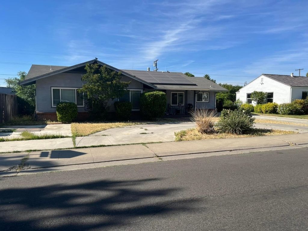1825 Michigan Ave, Stockton, CA 95204