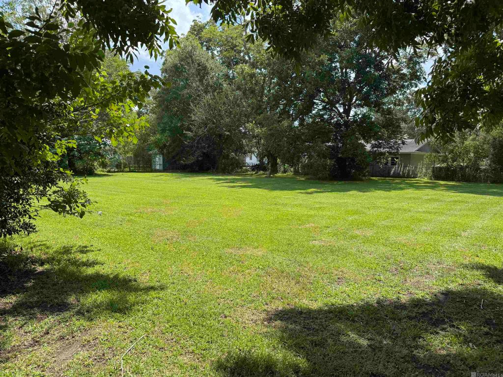 California Ave, Port Allen, LA 70767