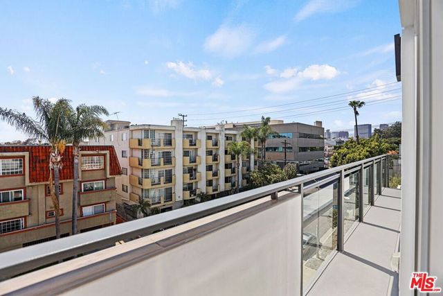 1830 Selby 105, Los Angeles, CA 90025