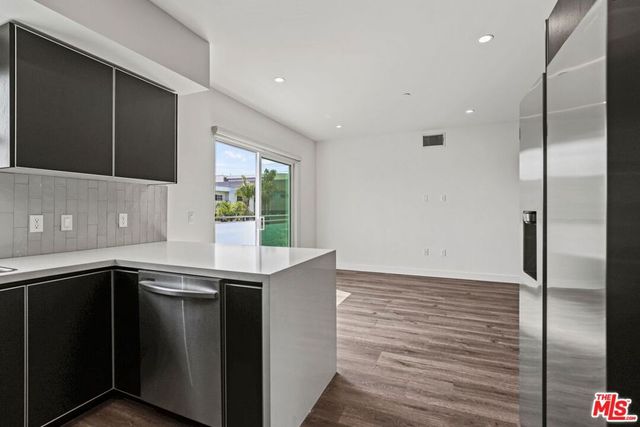 1830 Selby 105, Los Angeles, CA 90025