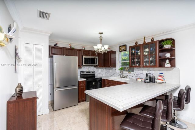 1084 SW 142nd Pl, Miami, FL 33184