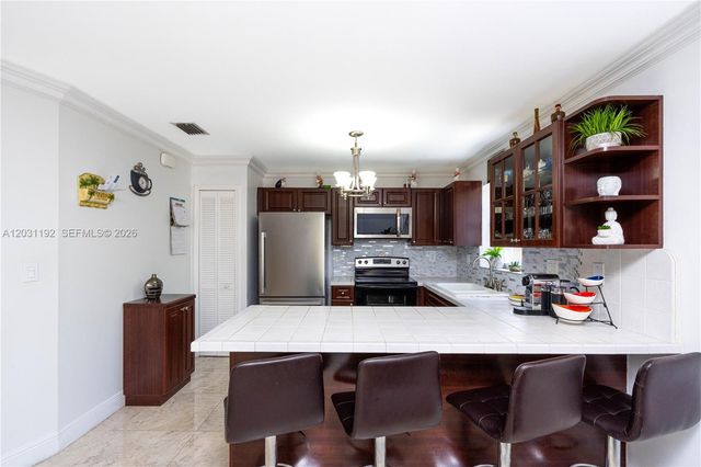 1084 SW 142nd Pl, Miami, FL 33184