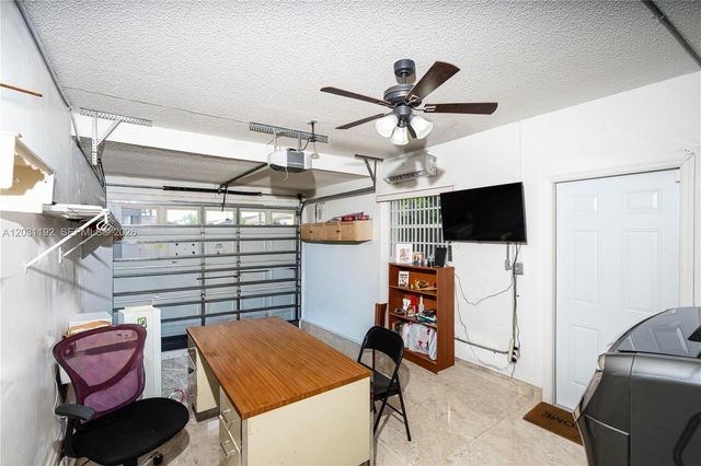 1084 SW 142nd Pl, Miami, FL 33184