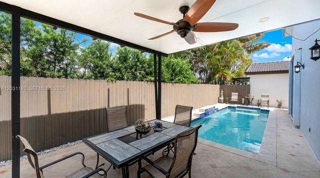 1084 SW 142nd Pl, Miami, FL 33184
