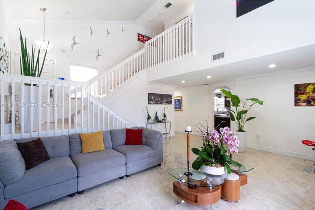 1084 SW 142nd Pl, Miami, FL 33184