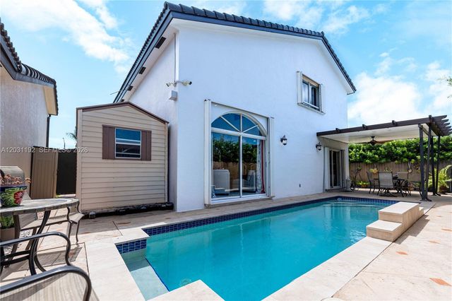 1084 SW 142nd Pl, Miami, FL 33184
