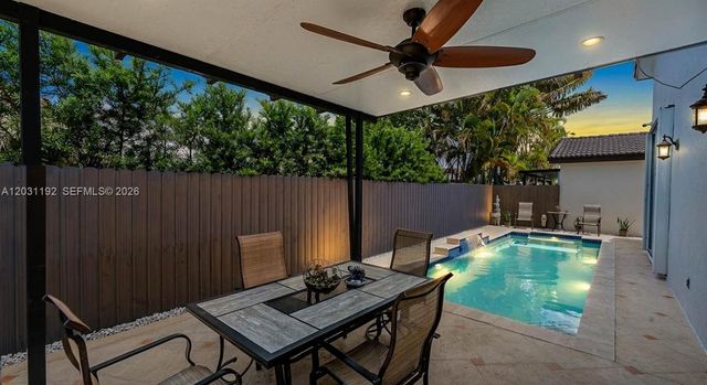 1084 SW 142nd Pl, Miami, FL 33184