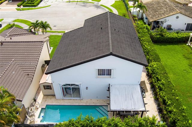 1084 SW 142nd Pl, Miami, FL 33184