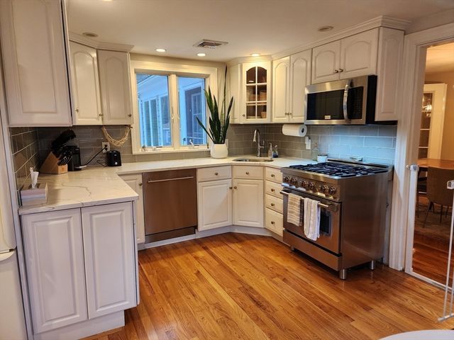 474 Tremont St, Duxbury, MA 02332