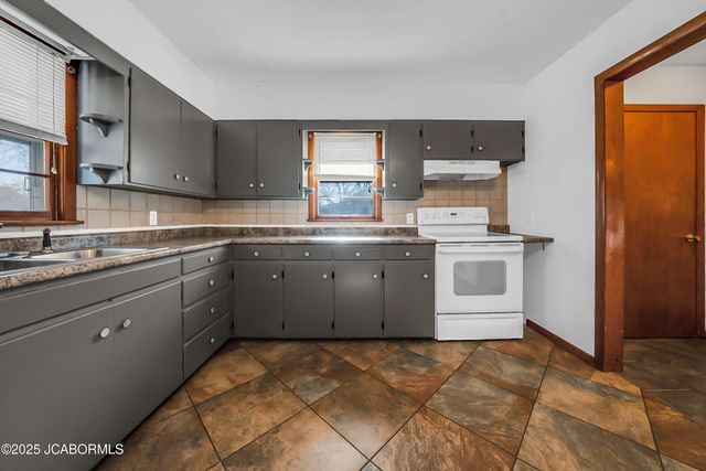 222 INDIAN MEADOW DRIVE, Jefferson City, MO 65101