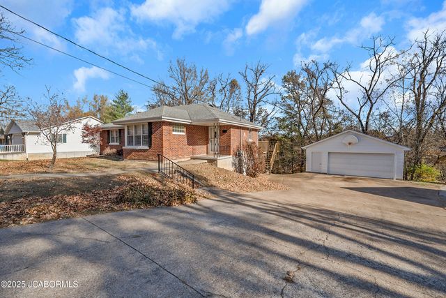 222 INDIAN MEADOW DRIVE, Jefferson City, MO 65101