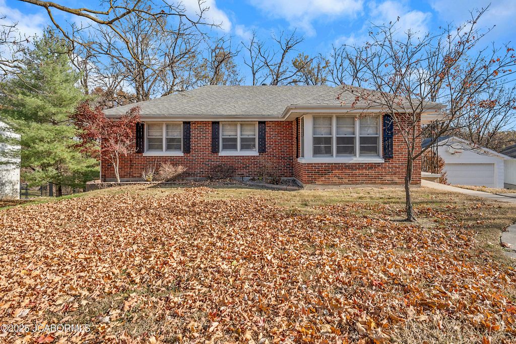 222 INDIAN MEADOW DRIVE, Jefferson City, MO 65101