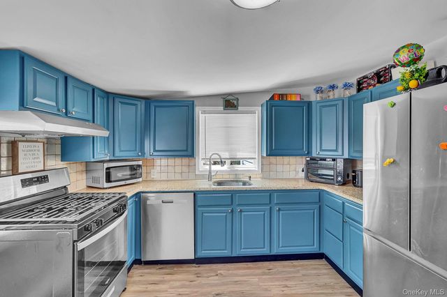 75 2nd Avenue, East Rockaway, NY 11518