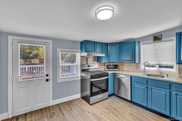 75 2nd Avenue, East Rockaway, NY 11518