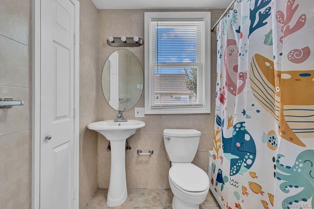 75 2nd Avenue, East Rockaway, NY 11518