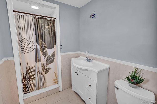 75 2nd Avenue, East Rockaway, NY 11518