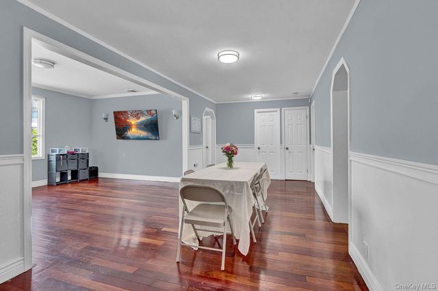 75 2nd Avenue, East Rockaway, NY 11518