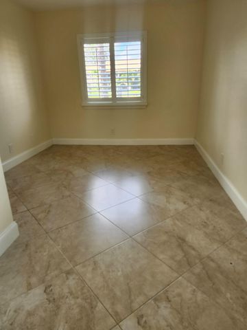 310 Knotty Pine Circle A-1, Greenacres, FL 33463