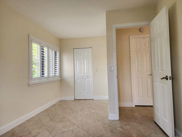 310 Knotty Pine Circle A-1, Greenacres, FL 33463