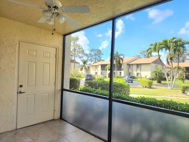 310 Knotty Pine Circle A-1, Greenacres, FL 33463