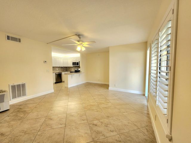 310 Knotty Pine Circle A-1, Greenacres, FL 33463