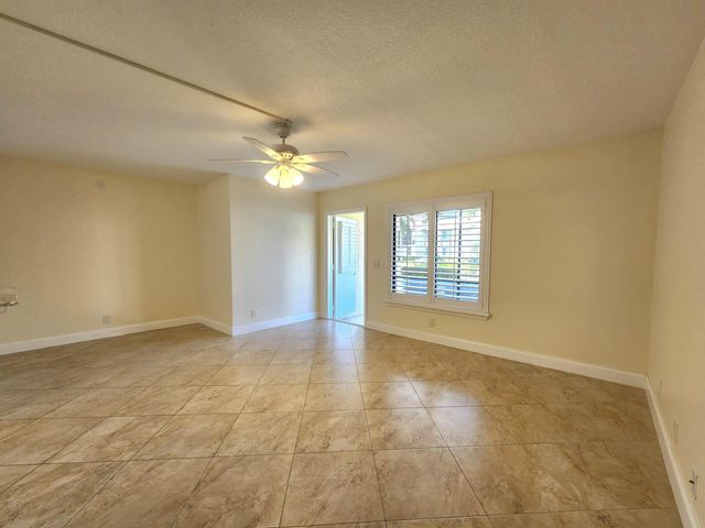 310 Knotty Pine Circle A-1, Greenacres, FL 33463