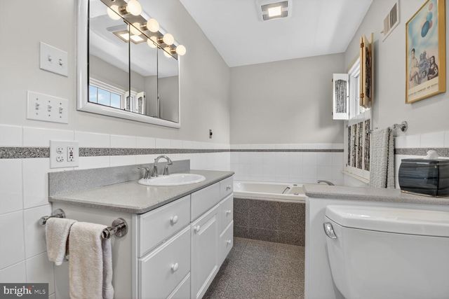 8216 INVERNESS HOLLOW TER, Potomac, MD 20854