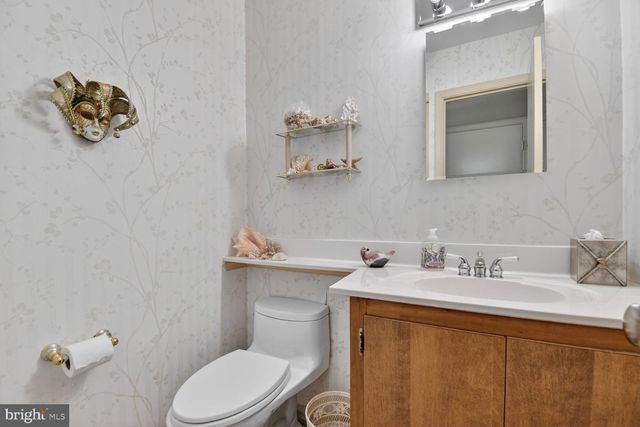 8216 INVERNESS HOLLOW TER, Potomac, MD 20854