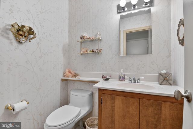 8216 INVERNESS HOLLOW TER, Potomac, MD 20854