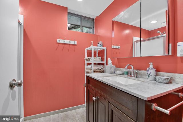 8216 INVERNESS HOLLOW TER, Potomac, MD 20854