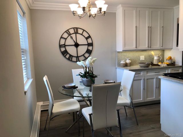 53 OLD OAK Lane 53B, Levittown, NY 11756