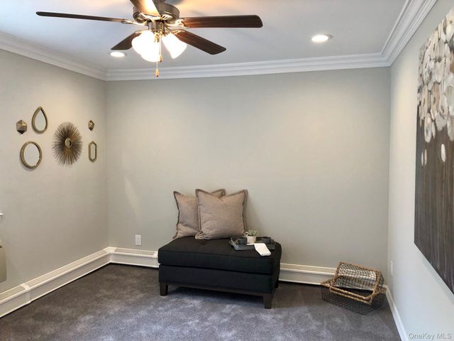 53 OLD OAK Lane 53B, Levittown, NY 11756