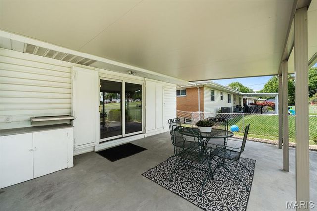 657 Damascus Drive, St Louis, MO 63125
