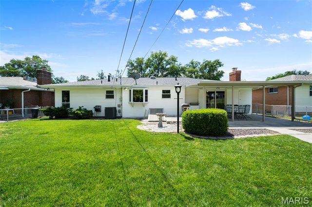 657 Damascus Drive, St Louis, MO 63125