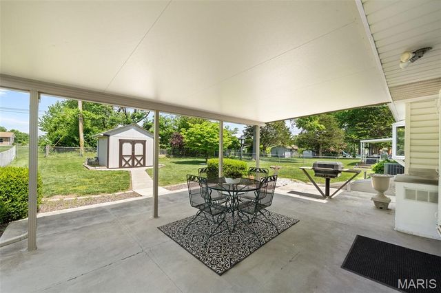 657 Damascus Drive, St Louis, MO 63125