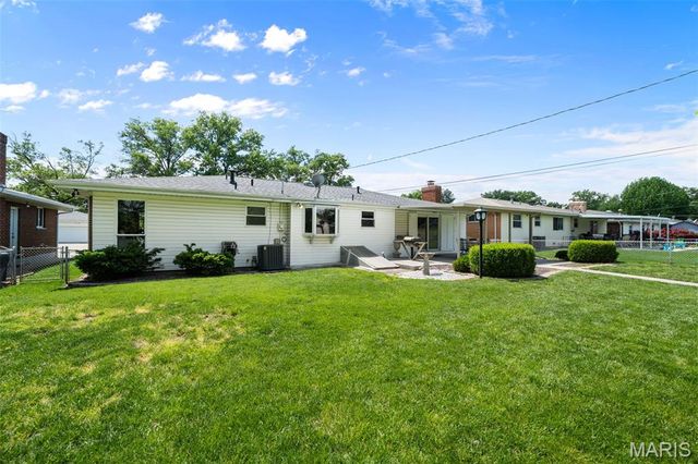 657 Damascus Drive, St Louis, MO 63125