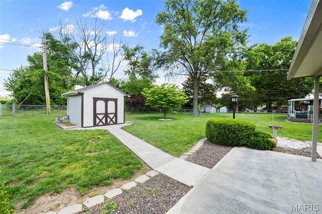 657 Damascus Drive, St Louis, MO 63125
