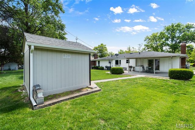 657 Damascus Drive, St Louis, MO 63125