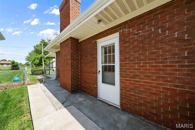 657 Damascus Drive, St Louis, MO 63125