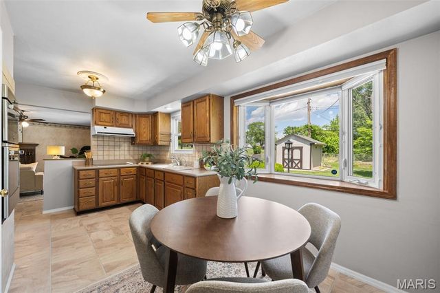 657 Damascus Drive, St Louis, MO 63125