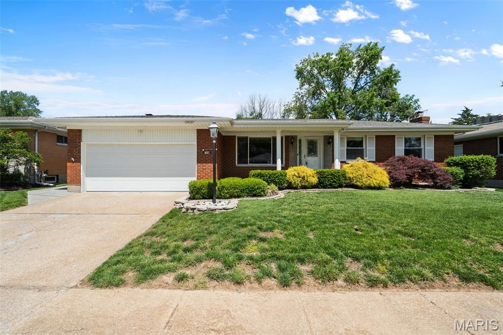 657 Damascus Drive, St Louis, MO 63125