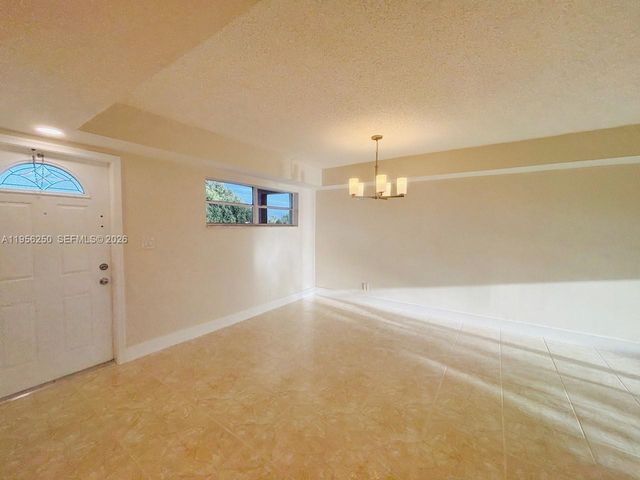 411 S Hollybrook Drive 305, Pembroke Pines, FL 33025