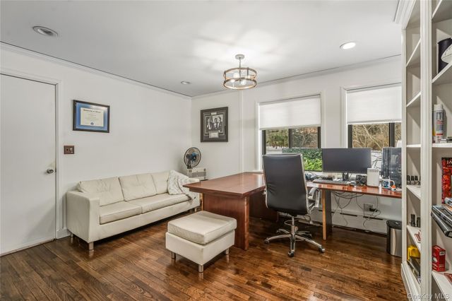 19 Frost Creek Drive, Locust Valley, NY 11560