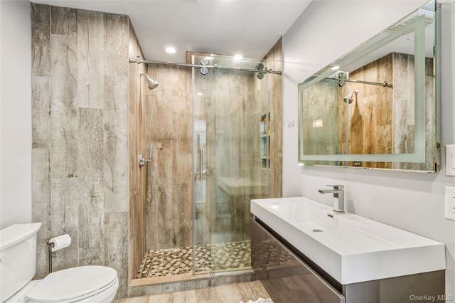 19 Frost Creek Drive, Locust Valley, NY 11560