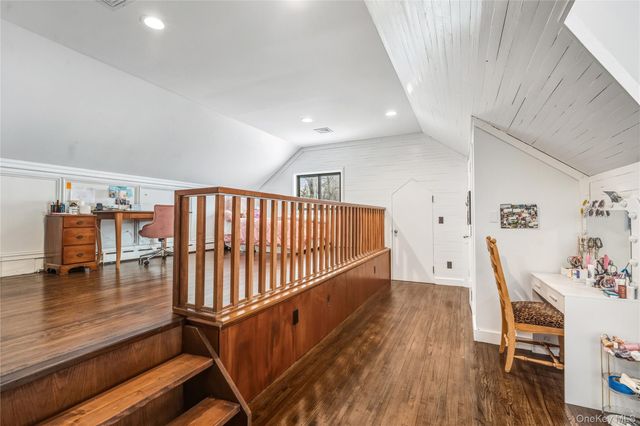 19 Frost Creek Drive, Locust Valley, NY 11560